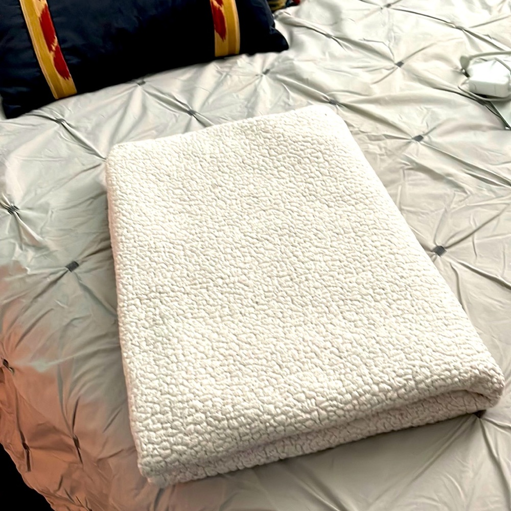 Warm/soft blanket